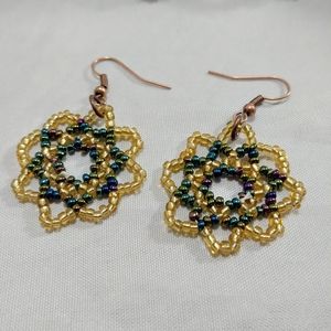 Golden multi color mini beaded star flower earring